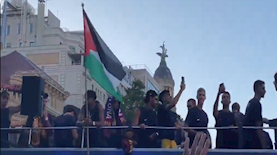 לאמין ימאל מניף דגל פלסטין, צילום: מתוך רשת X